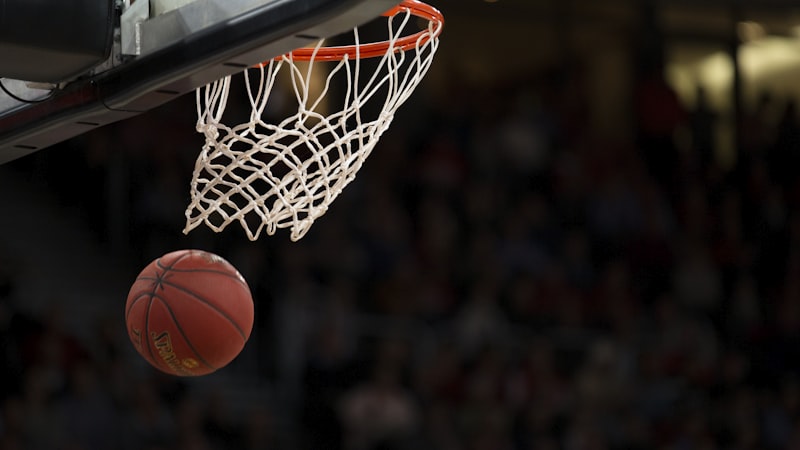 NBA篮球明星在2026赛季比赛中激烈对抗的瞬间